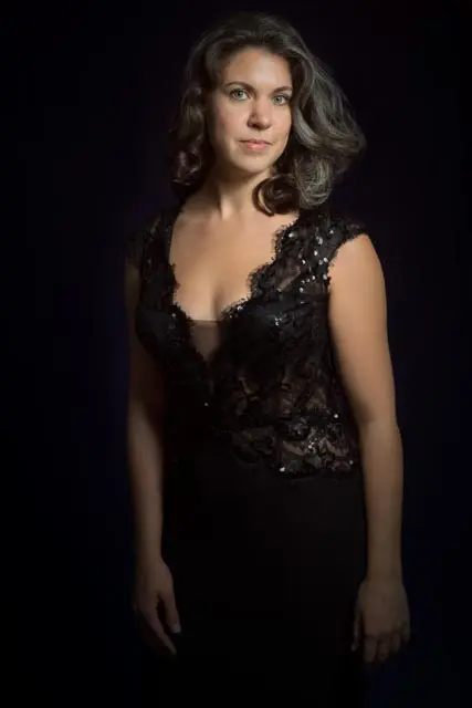 Hochzeitssängerin Charlotte Sander aus Bergisch Gladbach