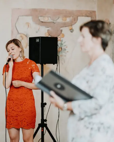 Hochzeitssängerin Nina Maria