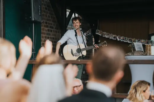 Hochzeitssänger Elias Tebroke aus Köln